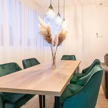 Daisy Apartment