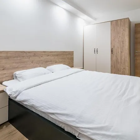 Daisy Apartment *