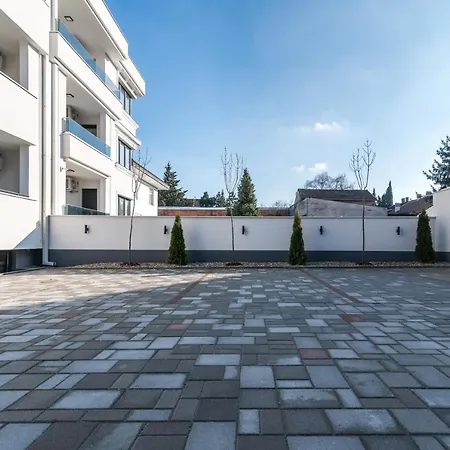 Daisy Apartment